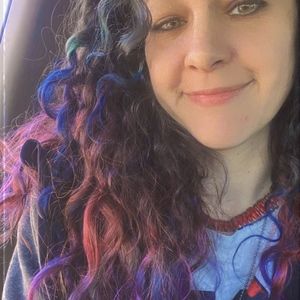 Meet your Posher, Angela